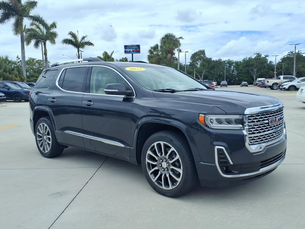 Used 2022 GMC Acadia Denali w/ Denali Ultimate Package FWD image 17