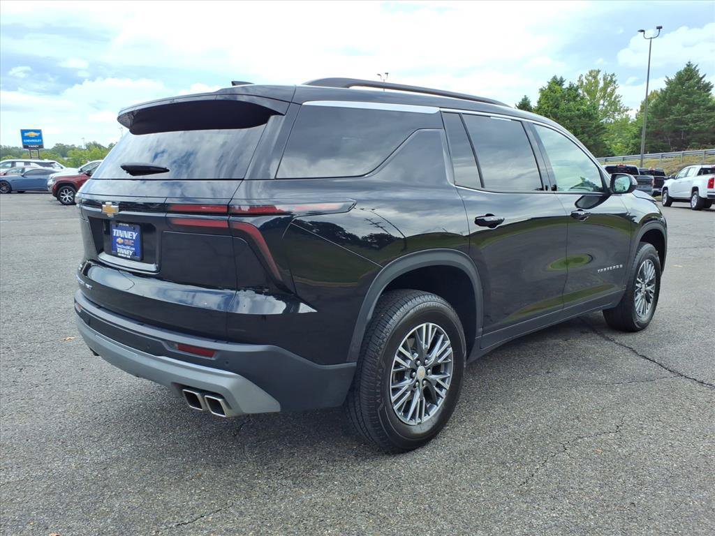 Used 2025 Chevrolet Traverse LT AWD/4WD image 3
