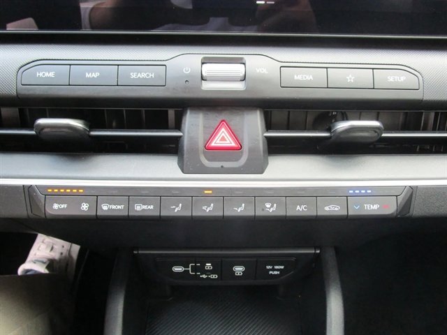 Used 2025 Kia K4 LX FWD image 32