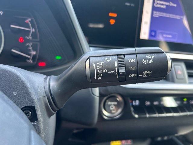 Certified 2023 Lexus UX 250h FWD w/ Accessory Package (Z1) image 21