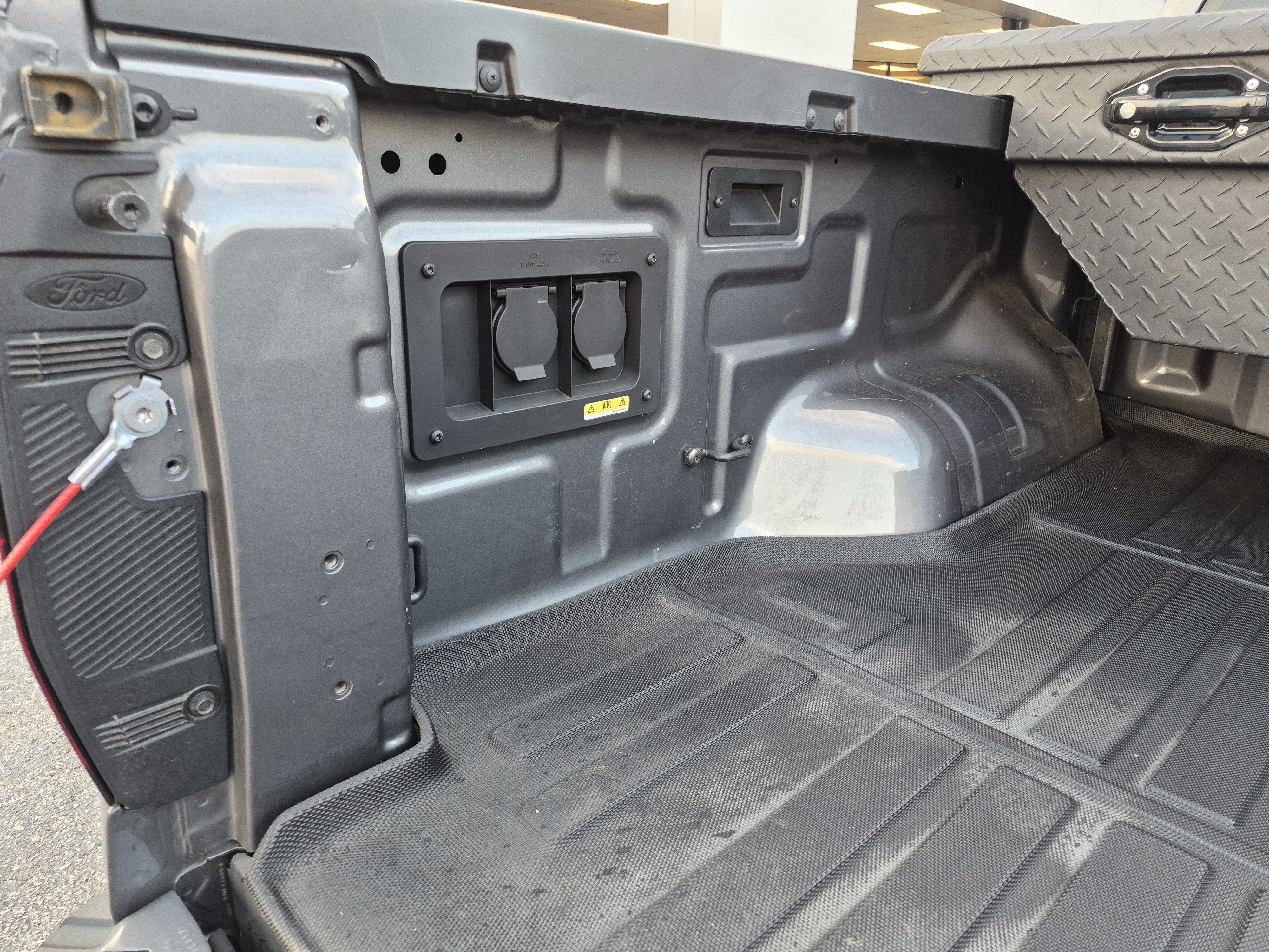 Used 2024 Ford Ranger Lariat w/ FX4 Off-Road Package AWD/4WD image 8
