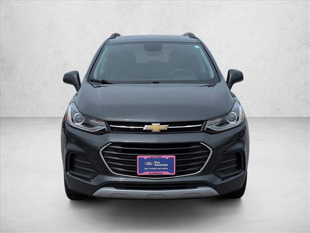Used 2020 Chevrolet Trax LT w/ Sun & Sound Package image 2
