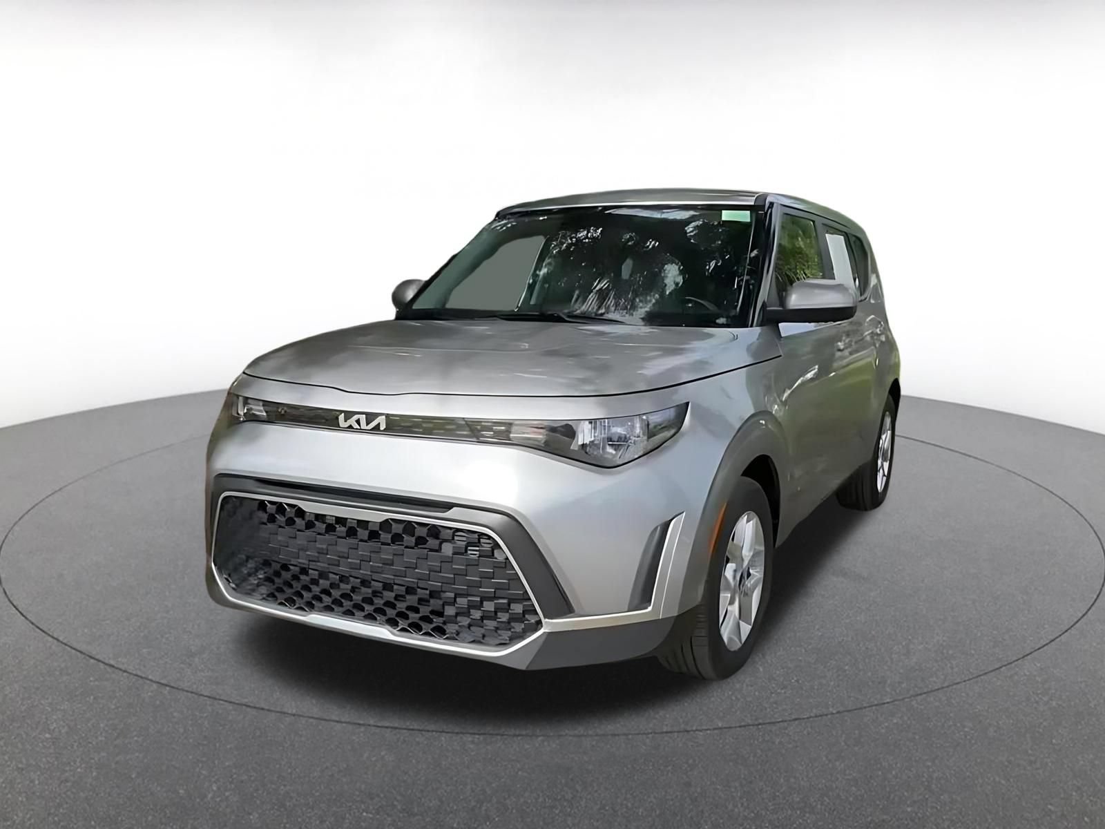 Used 2025 Kia Soul LX w/ LX Technology Package FWD image 7