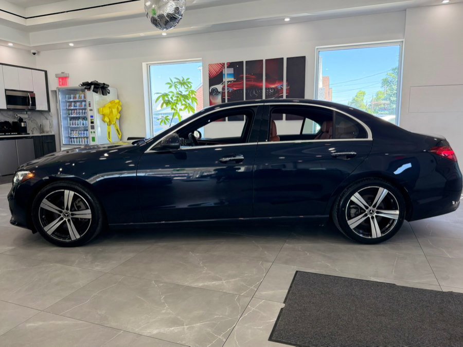 Used 2022 Mercedes-Benz C 300 4MATIC Sedan image 4
