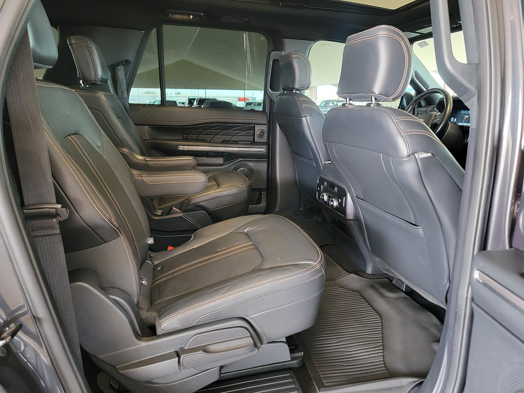 Used 2024 Ford Expedition Max Platinum AWD/4WD image 2