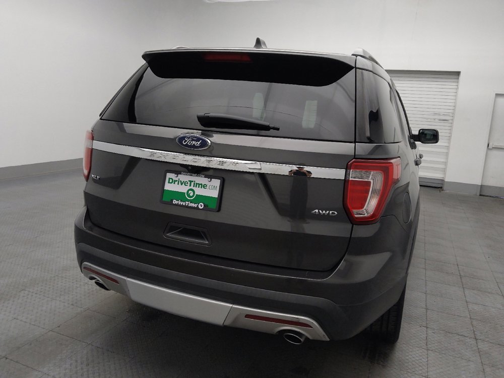 Used 2017 Ford Explorer XLT w/ Equipment Group 202A AWD/4WD image 7