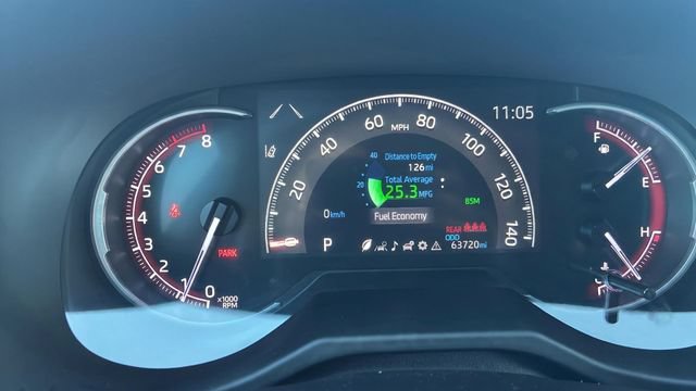 Used 2024 Toyota RAV4 XLE AWD/4WD image 25