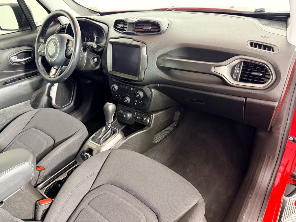 Used 2022 Jeep Renegade Latitude w/ Sun/Sound Group image 31