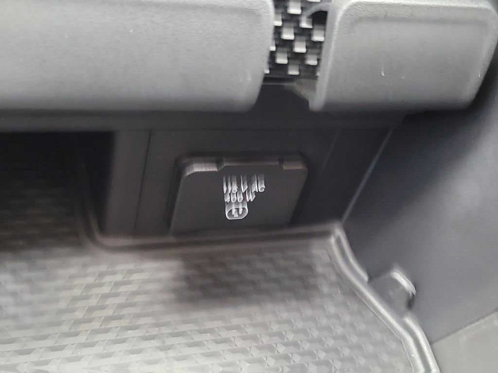 New 2026 RAM 1500 4x4 Crew Cab image 24