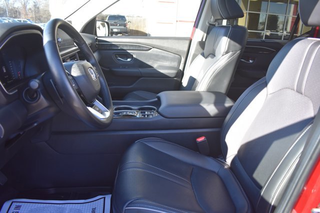 Used 2025 Honda Pilot Elite image 15