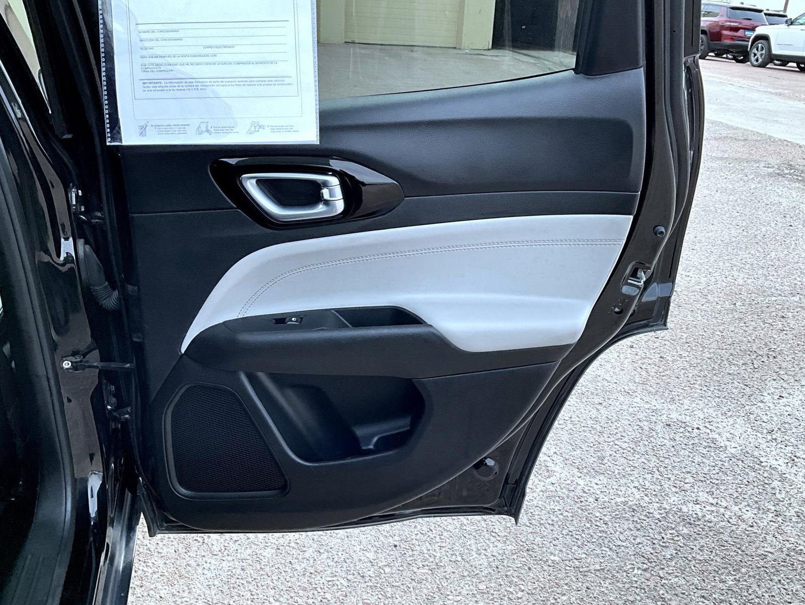 Used 2025 Jeep Compass Limited AWD/4WD image 18
