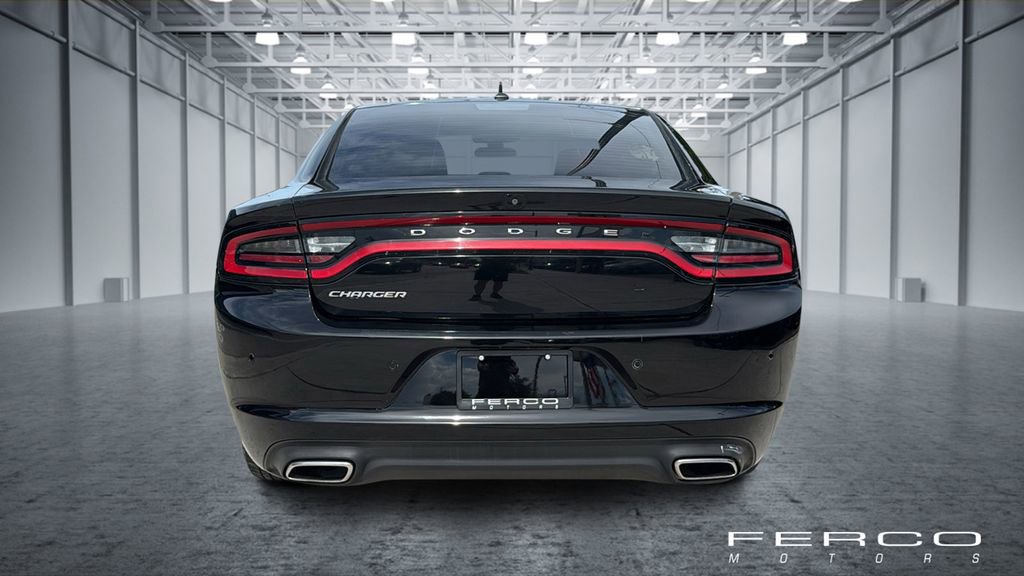 Used 2022 Dodge Charger SXT w/ Leather Interior Group RWD image 4