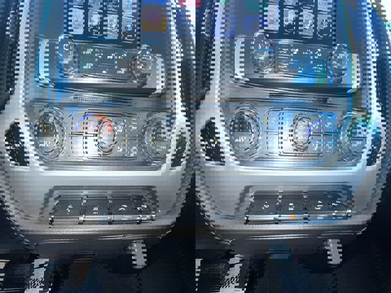 Used 2017 GMC Sierra 1500 SLT w/ SLT Preferred Package image 19