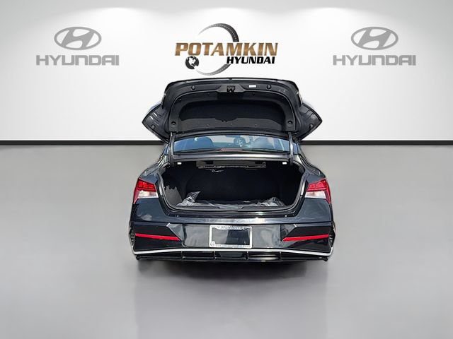 Certified 2025 Hyundai Elantra SEL FWD image 26