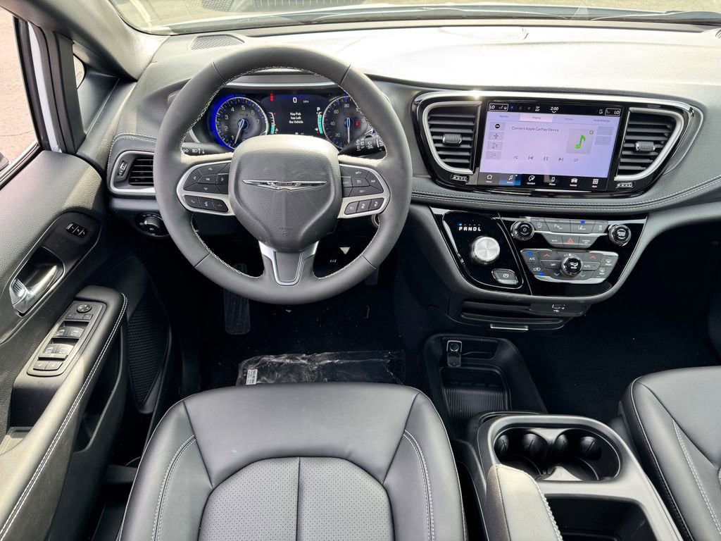 New 2026 Chrysler Pacifica Select FWD image 17