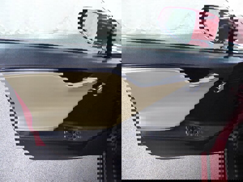 Used 2013 Tesla Model S Performance image 19