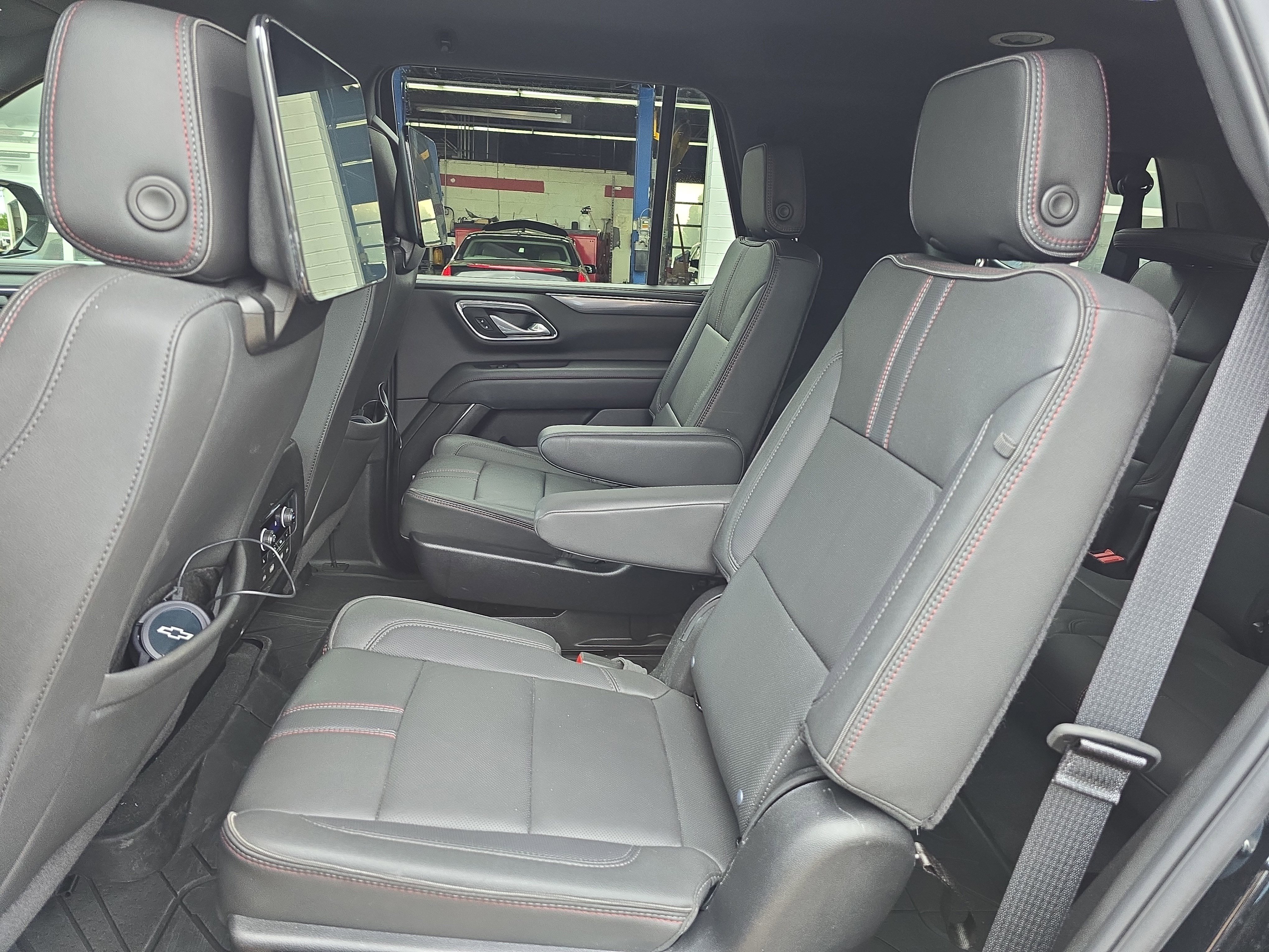 Used 2024 Chevrolet Tahoe RST w/ RST Performance Edition AWD/4WD image 15