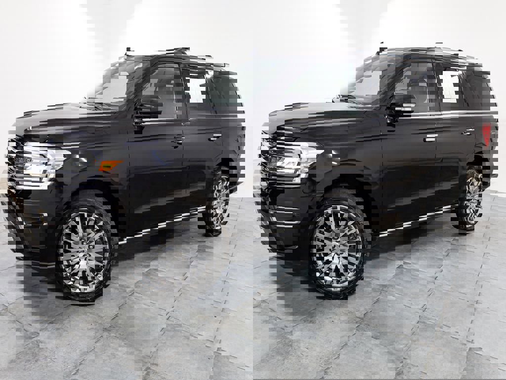 Used 2024 Ford Expedition Limited image 3