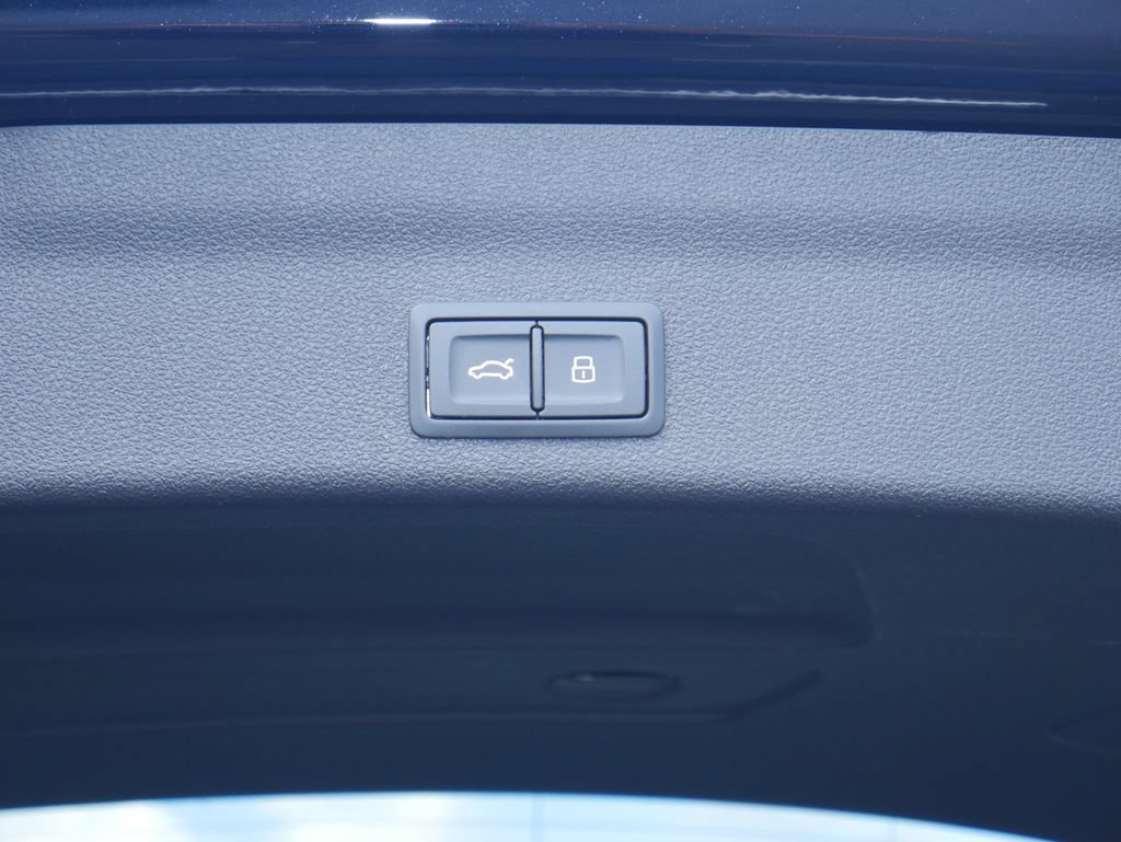 Certified 2024 Audi RS 6 performance AWD/4WD image 25