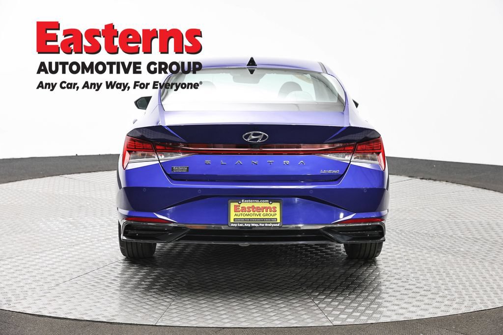 Used 2023 Hyundai Elantra Limited w/ Preferred Accessory Package FWD image 6