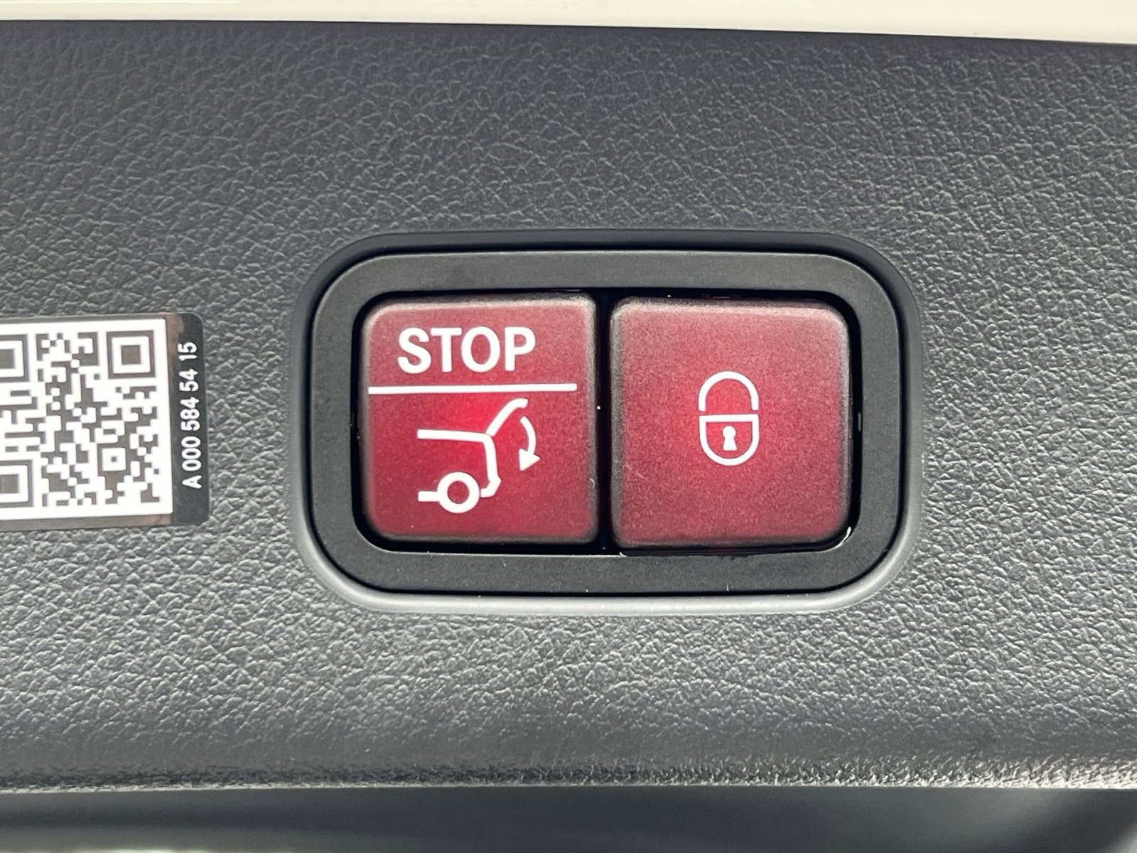 Certified 2025 Mercedes-Benz GLC 300 4MATIC image 25