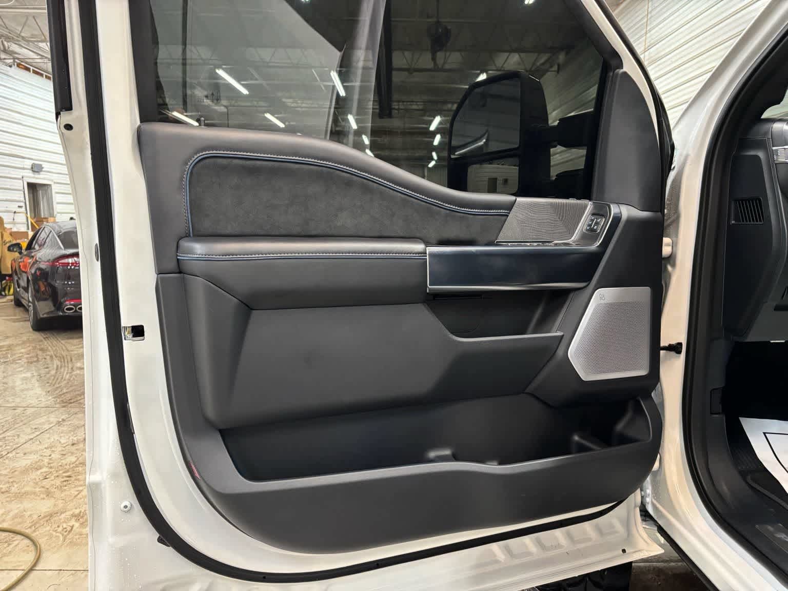Used 2025 Ford F450 Platinum AWD/4WD image 7