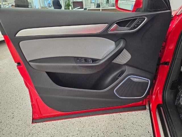 Used 2016 Audi Q3 2.0T Prestige w/ Prestige Package image 23