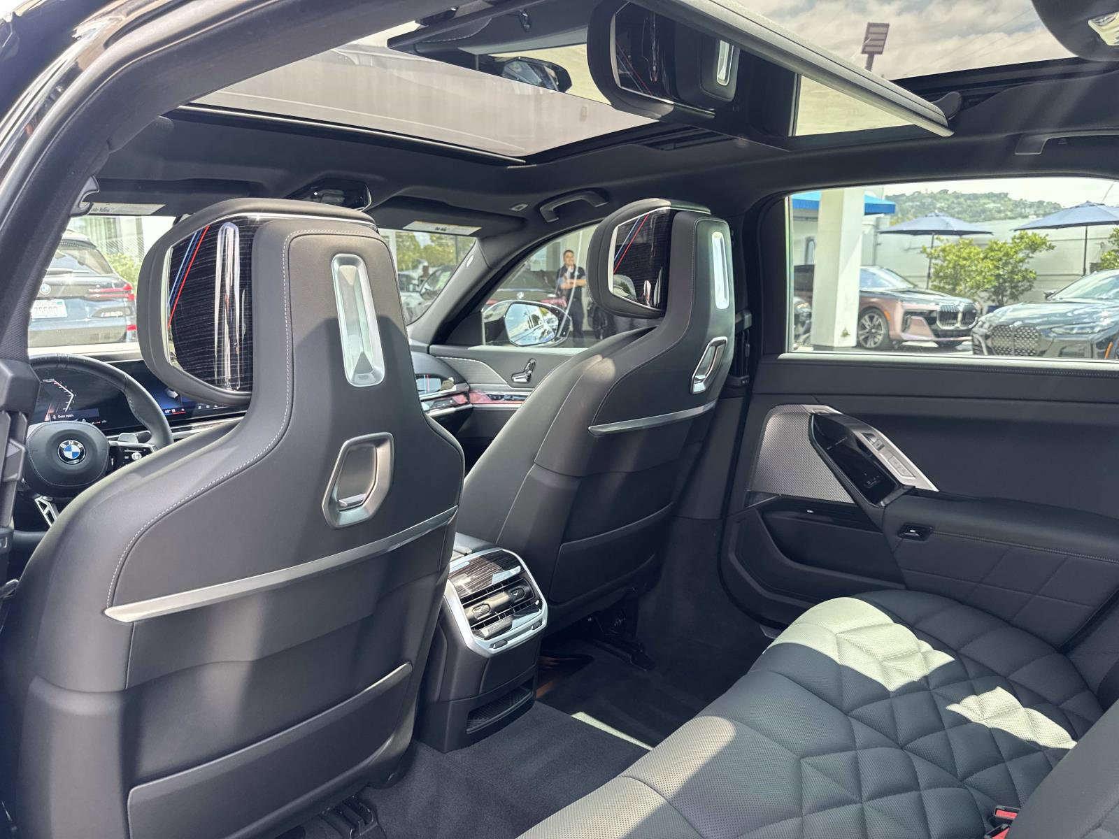 Certified 2024 BMW 740i w/ Premium Package RWD image 9