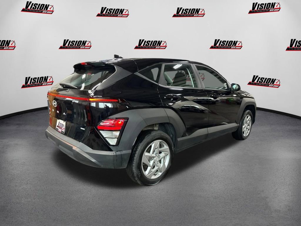Used 2024 Hyundai Kona SE image 5