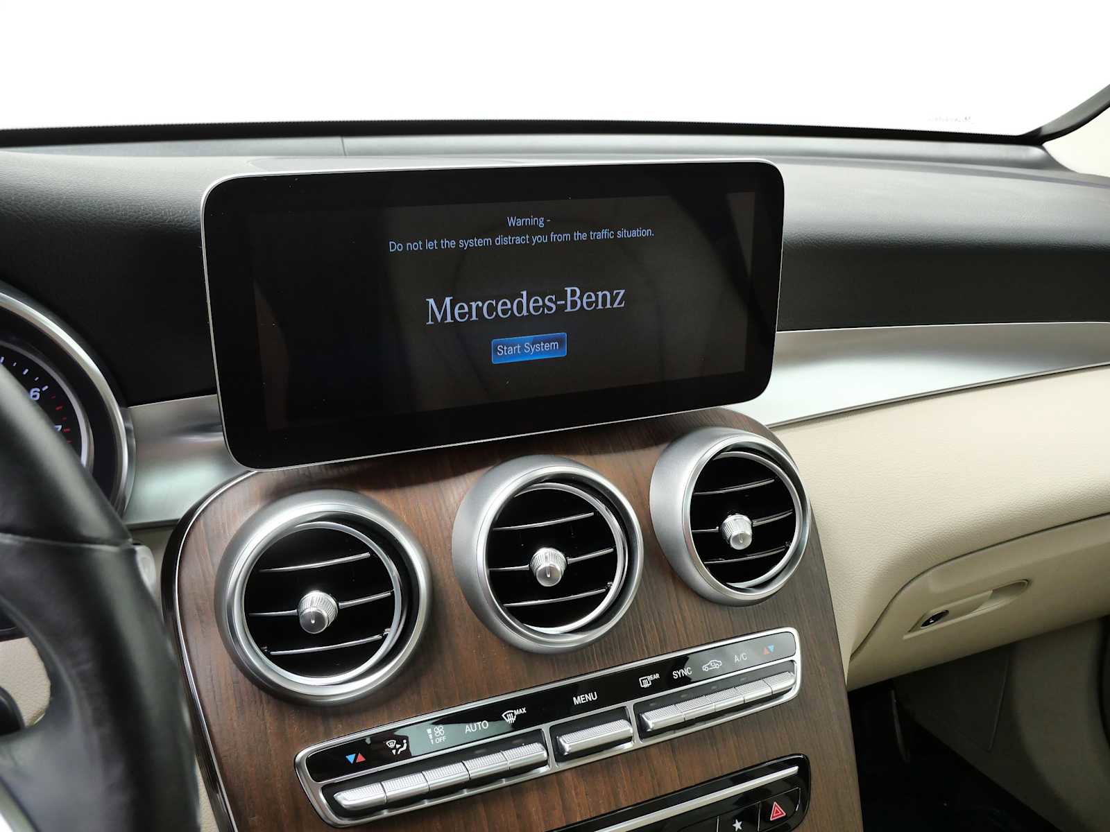 Used 2022 Mercedes-Benz GLC 300 4MATIC image 23