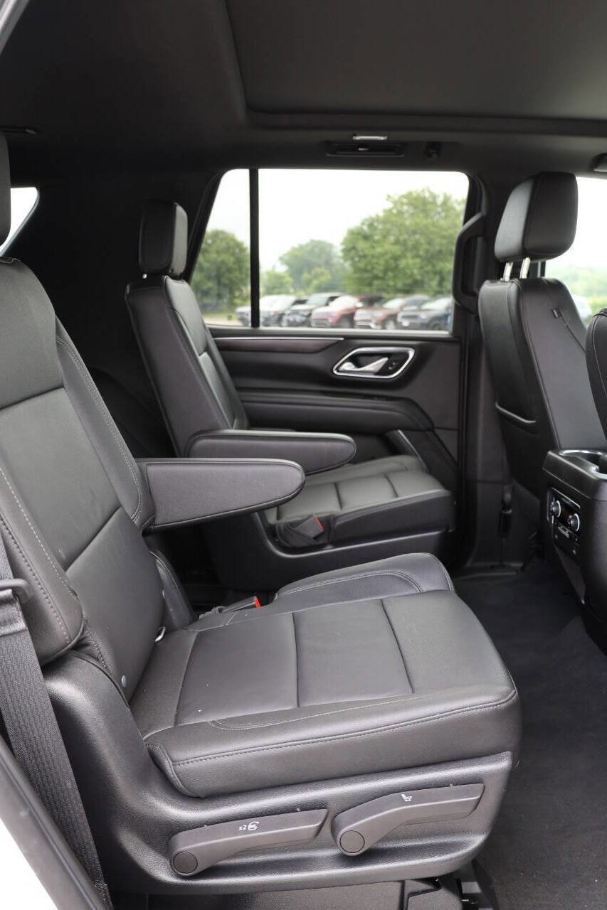 Used 2022 Chevrolet Tahoe Z71 w/ Luxury Package image 16