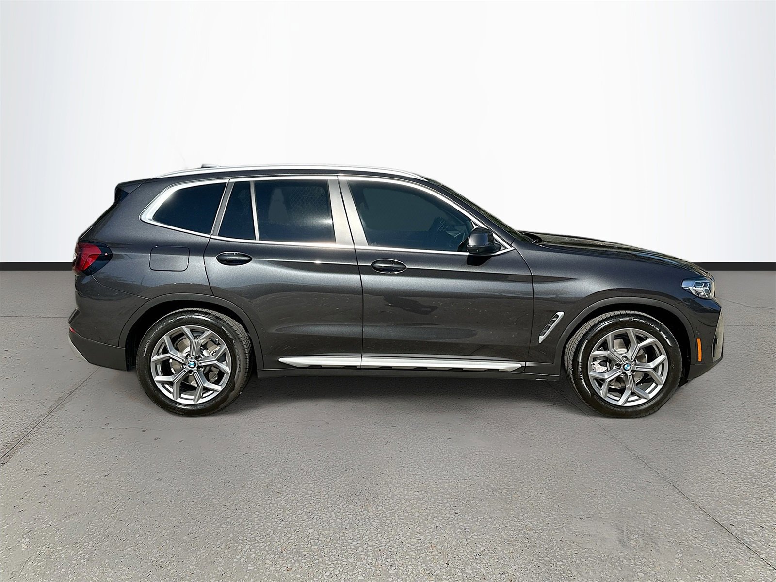 Used 2024 BMW X3 sDrive30i w/ Convenience Package image 8