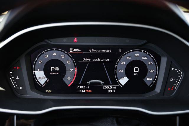 Certified 2025 Audi Q3 2.0T Premium Plus w/ Premium Plus Package AWD/4WD image 32