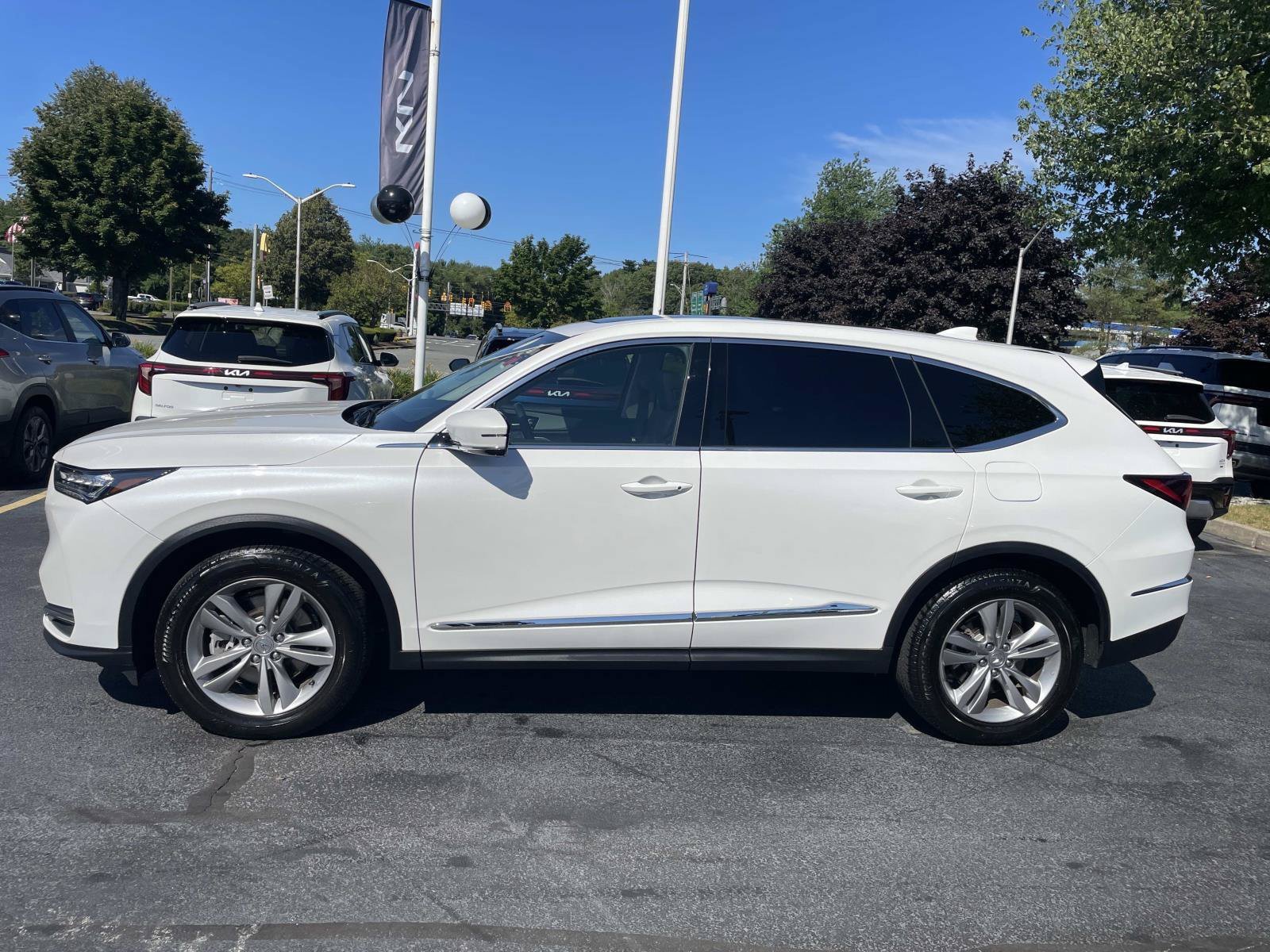 Used 2025 Acura MDX SH-AWD image 2