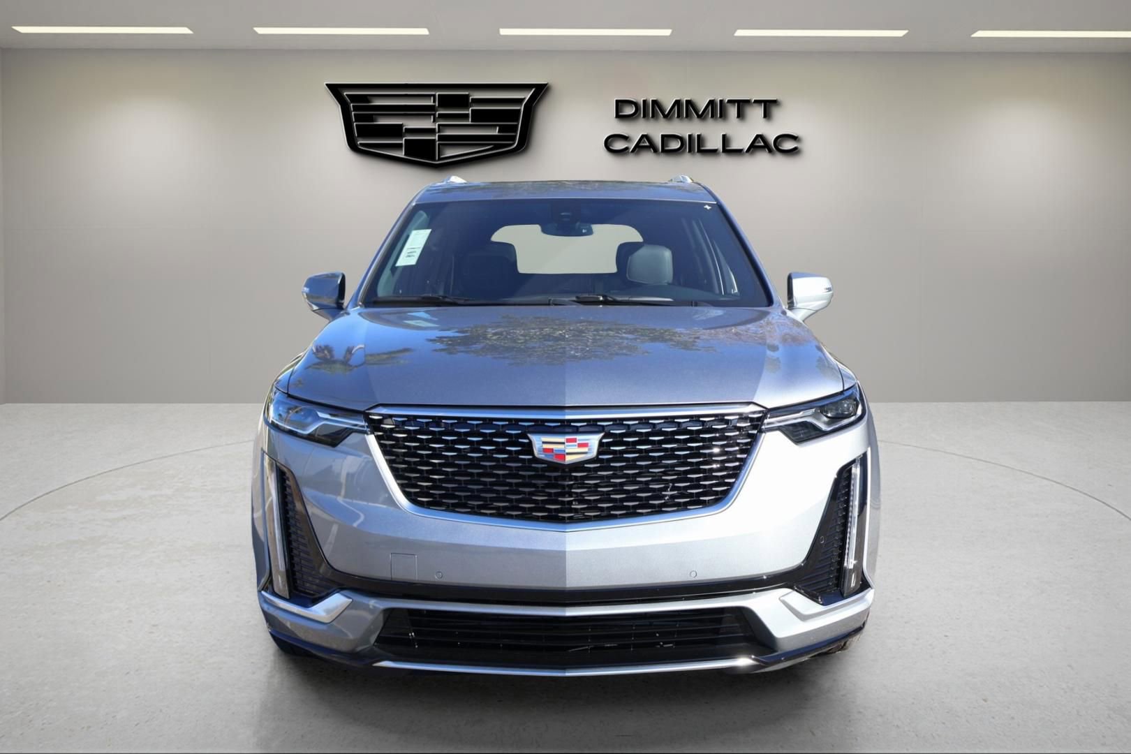 New 2025 Cadillac XT6 Luxury FWD image 8