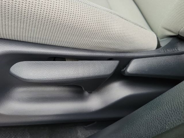 Used 2024 Toyota Corolla Cross L image 21