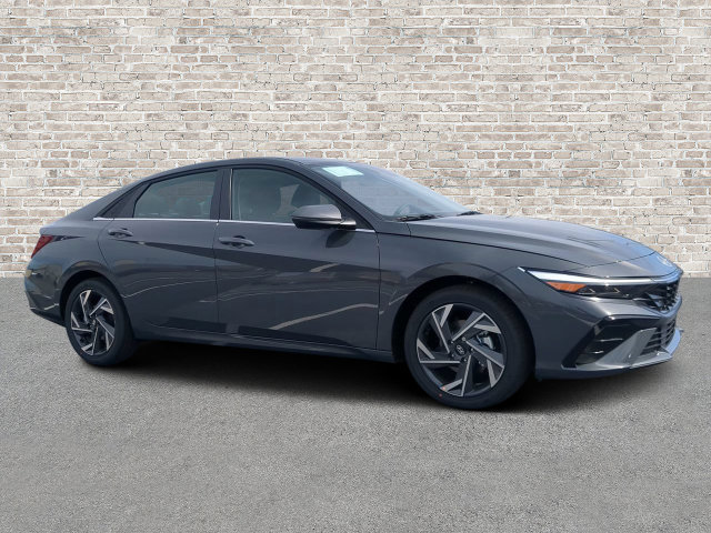 Used 2025 Hyundai Elantra Limited