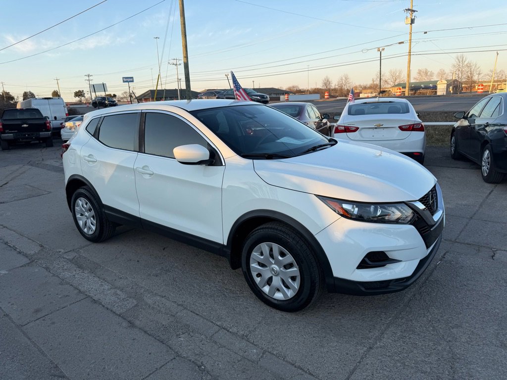 Used 2020 Nissan Rogue Sport S image 3