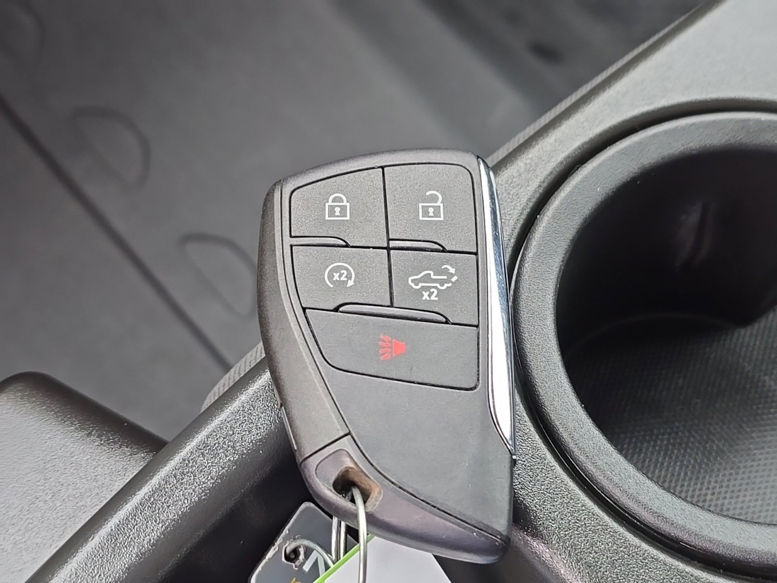 Used 2022 Chevrolet Silverado 1500 LT AWD/4WD image 6