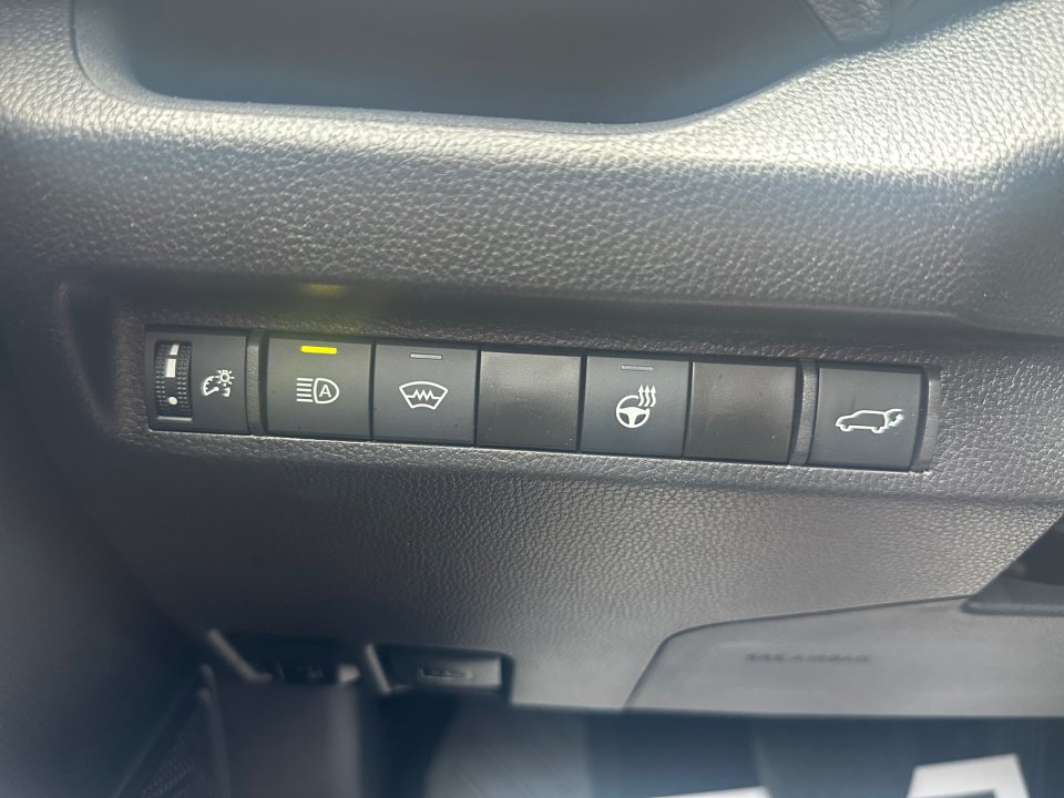 Used 2025 Toyota RAV4 XLE w/ Convenience Package AWD/4WD image 24