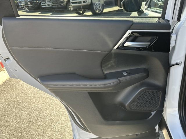 Used 2024 Mitsubishi Outlander SE image 25