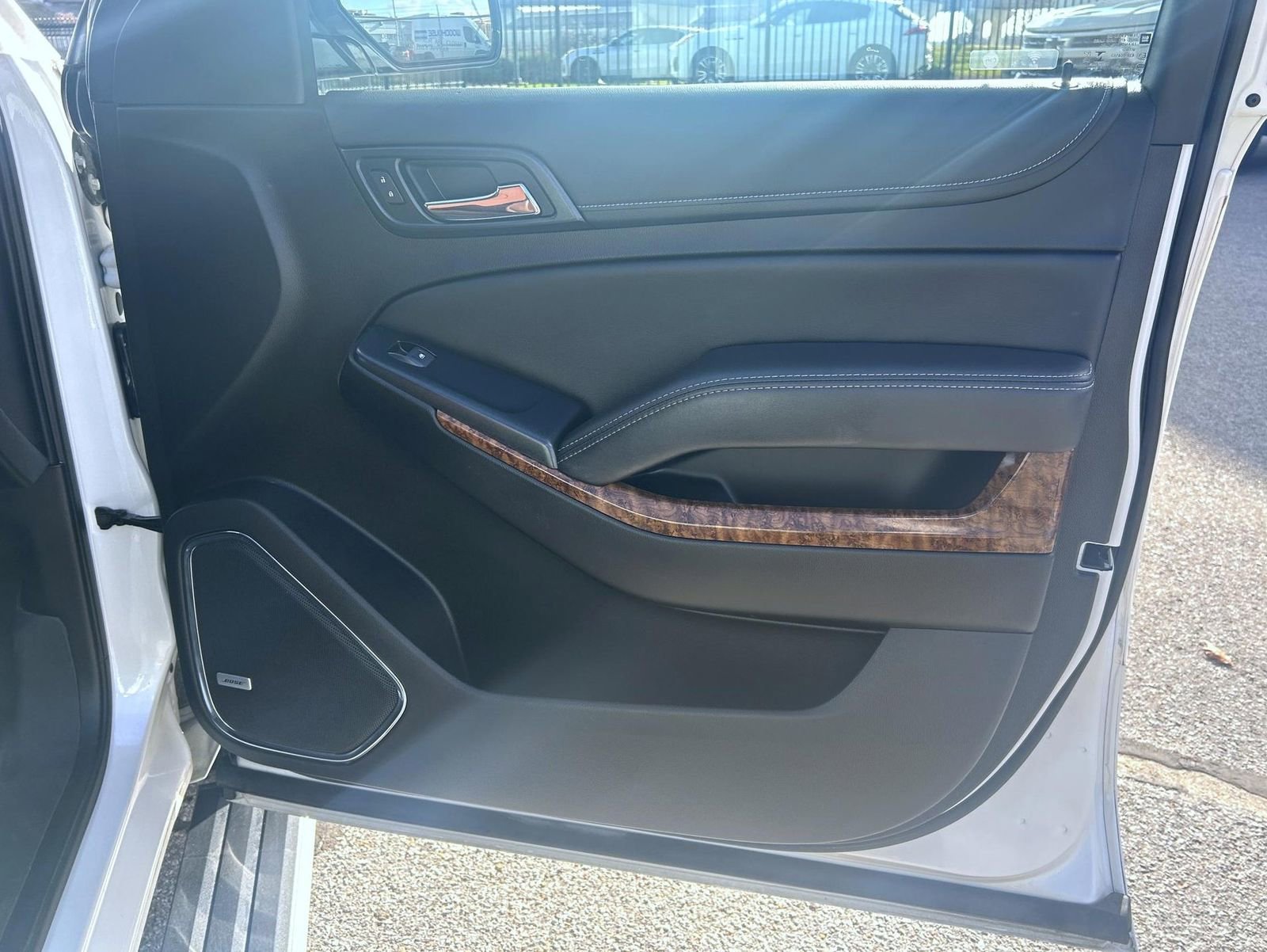 Used 2020 Chevrolet Suburban Premier w/ Premier Plus Edition image 16