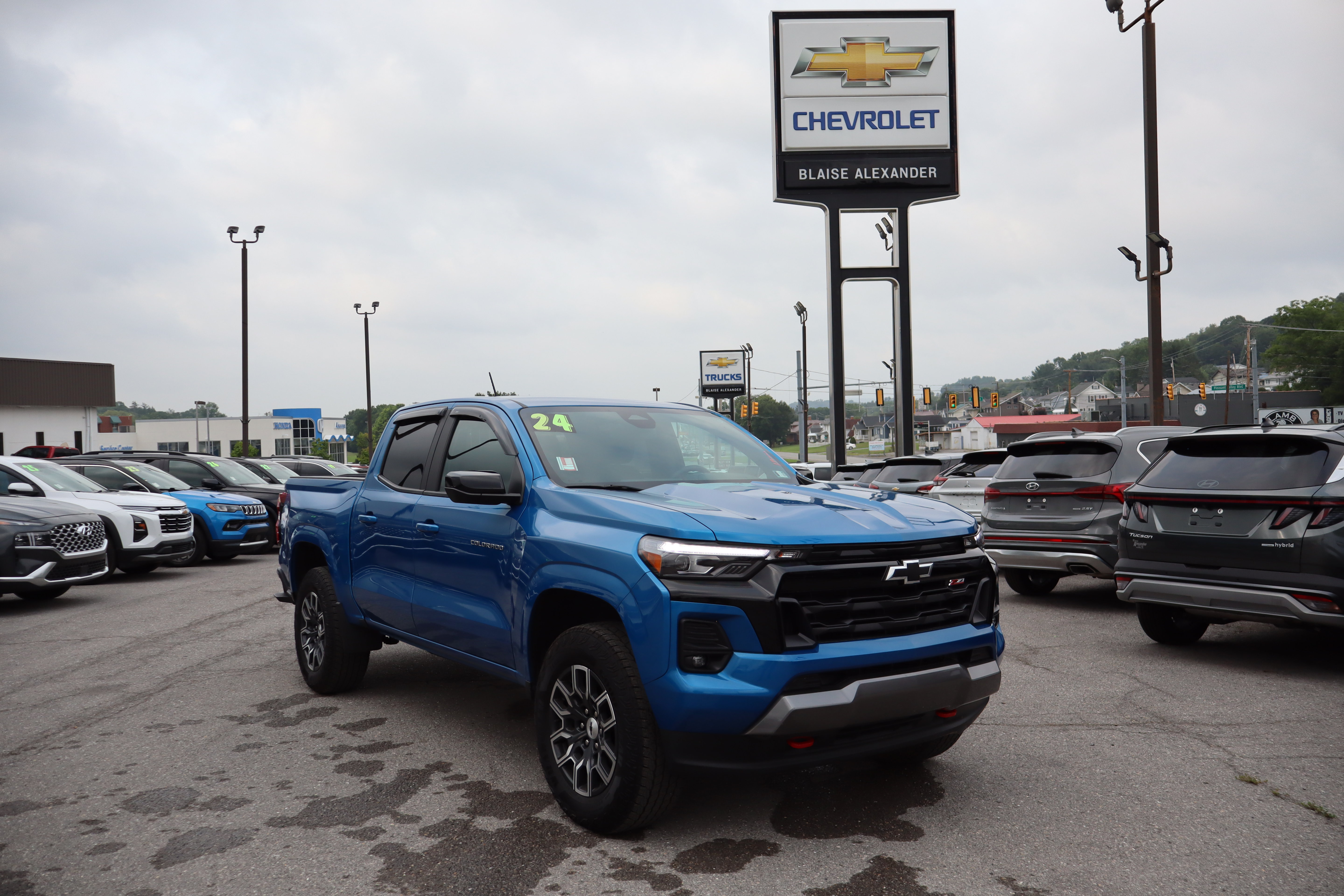 Used 2024 Chevrolet Colorado Z71 w/ Advanced Trailering Package