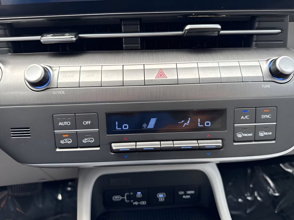 Used 2024 Hyundai Kona SEL FWD image 18