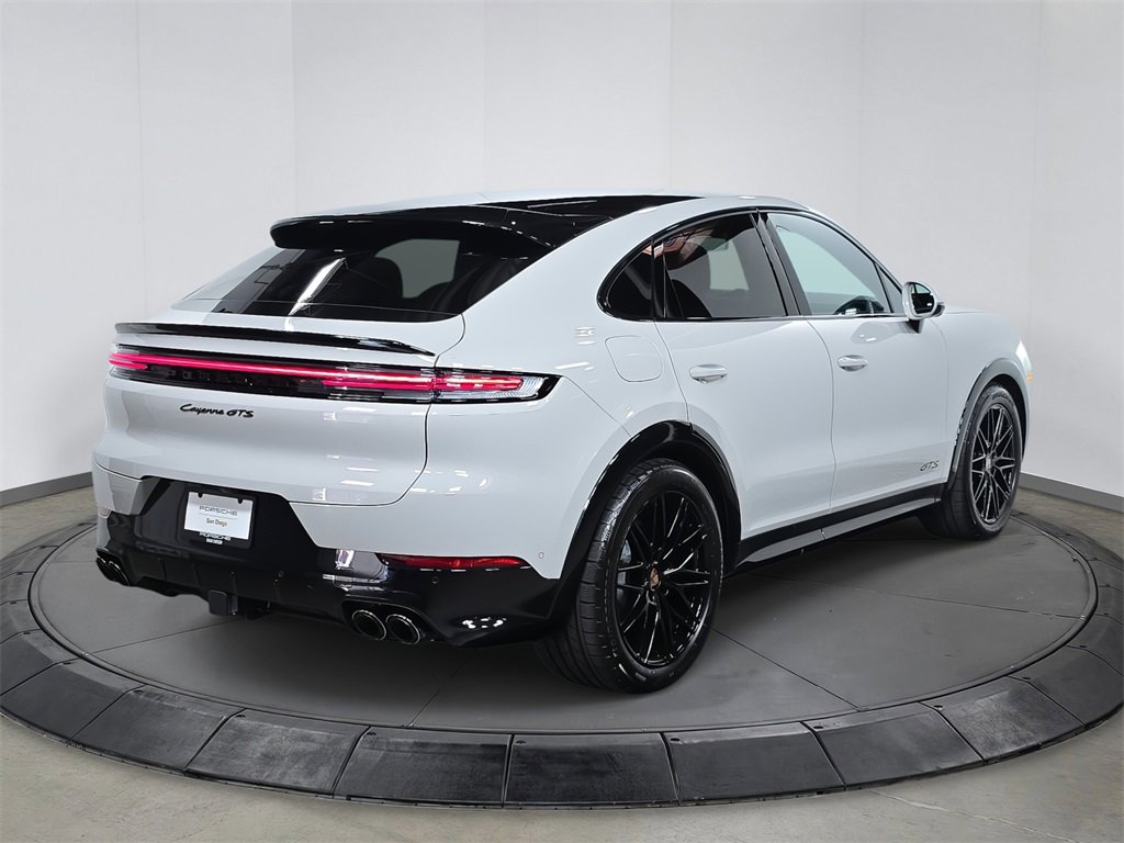 Used 2025 Porsche Cayenne GTS image 7