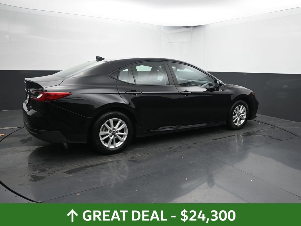 Used 2025 Toyota Camry LE image 15