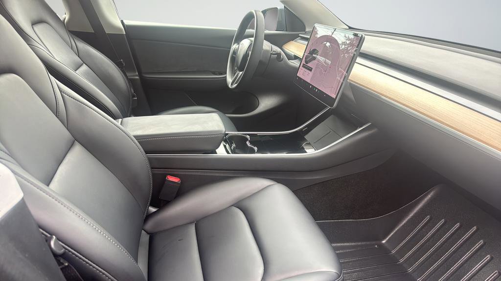 Used 2021 Tesla Model Y Long Range AWD/4WD image 19