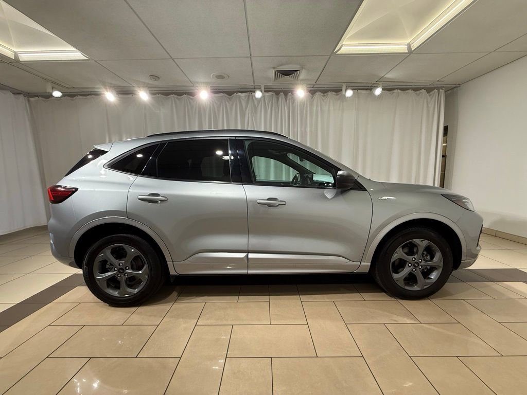 Used 2024 Ford Escape ST-Line w/ Tech Pack #1 AWD/4WD image 6