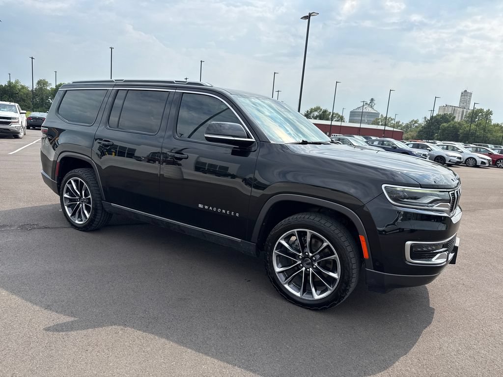 Used 2022 Jeep Wagoneer Series III w/ Premium Group I AWD/4WD image 7