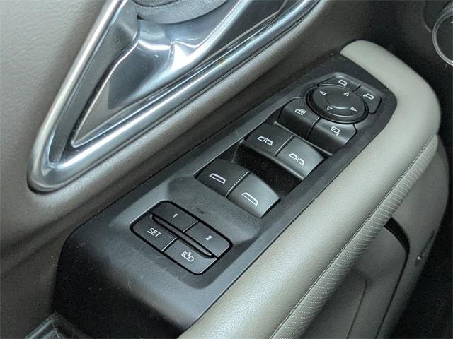 Used 2021 GMC Yukon XL SLT w/ SLT Luxury Plus Package image 31